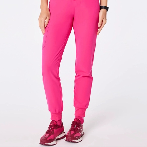 Figs Scrub Shocking Pink High waisted Zamora Joggers Medium Petite M/P - Picture 1 of 5